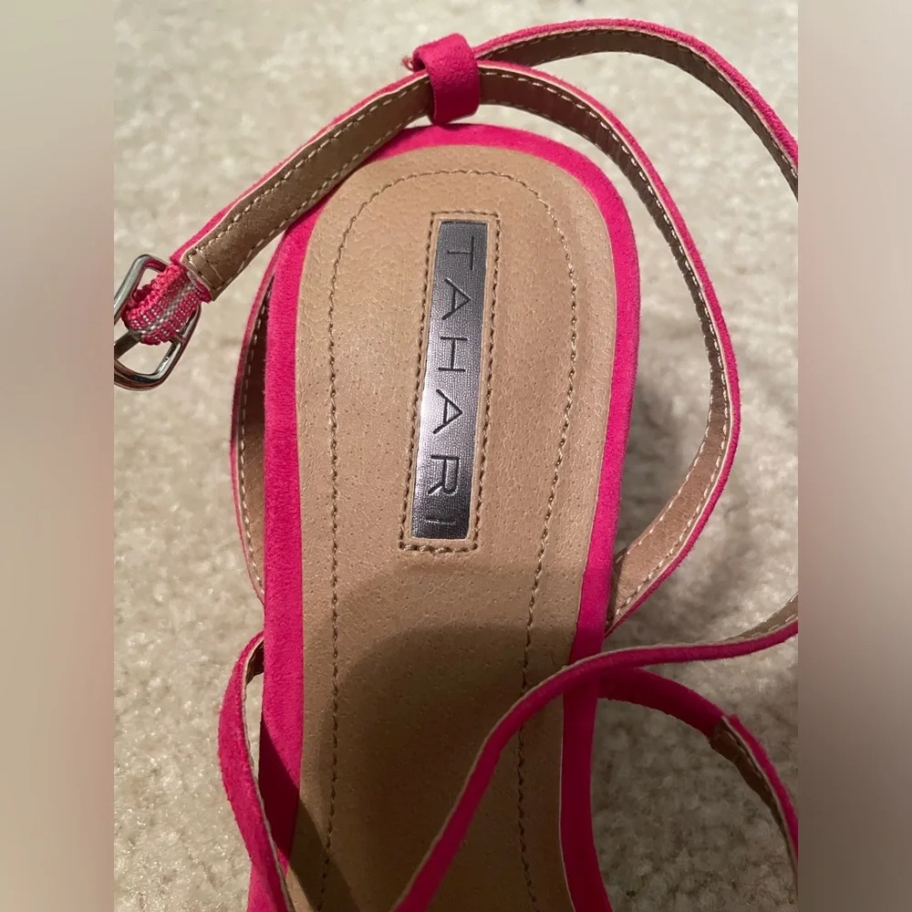 Tahari strappy pink heeled sandals - Picture 3 of 8